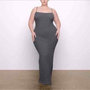 NWT skims soft lounge dress in the color gunmetal size 3XL